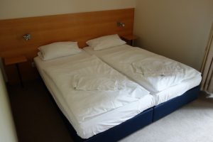 Schlafzimmer mit Doppelbett 180*200 cm