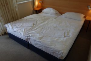 Schlafzimmer 1: Doppelbett 180*200cm Wohnung 6
