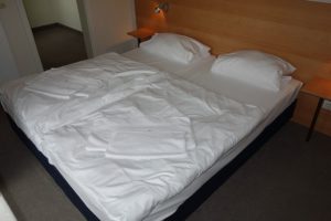 Schlafzimmer 2 Doppelbett: Bettengröße 180 * 200 cm