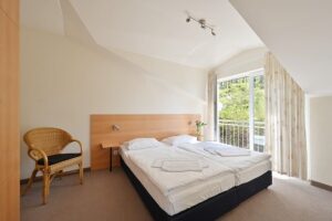 Schlafzimmer 2 mit Doppelbett 1,80 m*2,00 m